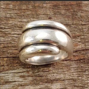 Retired James Avery Sterling Wrap Around Ring Band